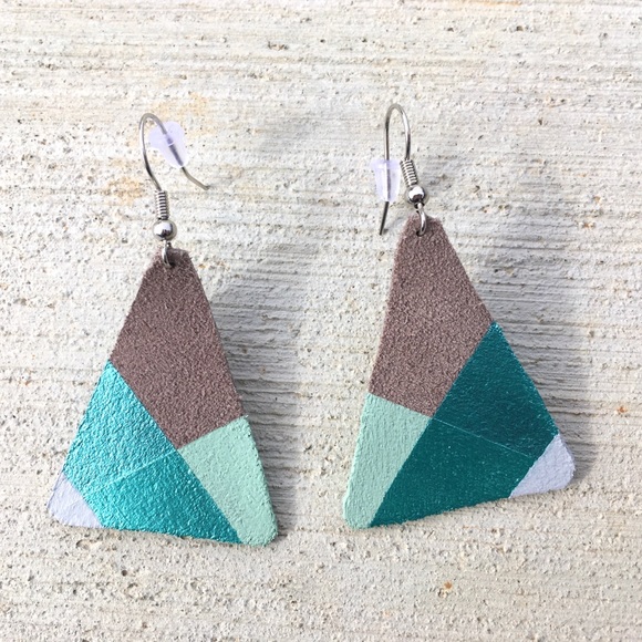 LEATHER SUEDE Triangle cut hand made Lightweight Earrings NWOT Artisan made New - Picture 6 of 7